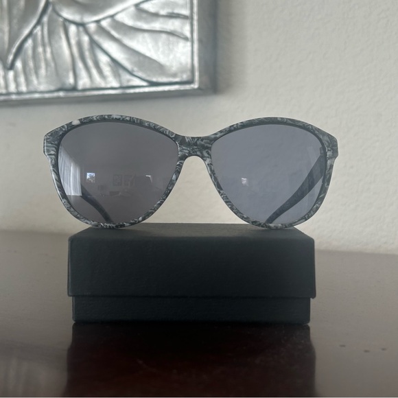 Loewe Marbled Frame Sunglasses - Picture 2 of 7